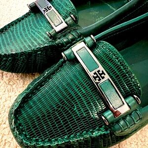 TORY BURCH flats drivers loafers. 💚💚💚. RARE and UNIQUE.